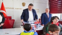 Başkan Yetişkin: Oyuncakları çocuklara kendi ellerimle dağıtacağım