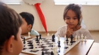Başkan Yetişkin'den karne hediyesi