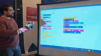 Başkan Yetişkin geleceğin teknolojisini gençlerle buluşturuyor