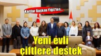 Başkan Yiğit, yeni evlenen çiftlere destek kartlarını teslim etti
