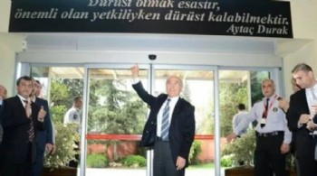 Başkan kalp krizi geçirdi, uçak acil indi!