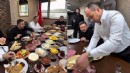 Başkanın kahvaltı sofrası tepki çekti
