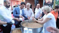 Bayraklı'da aşure bereketi