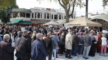 Bedava olduğunu duyan geldi, kuyruğun sonu görünmedi