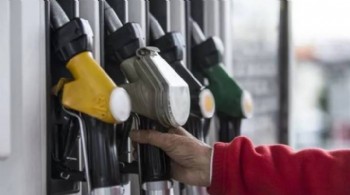 Benzin ve motorine gece yarısı zam!