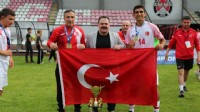 Bergamalı Milli Futbolcu Semih Ayriç Dünya Şampiyonu oldu!