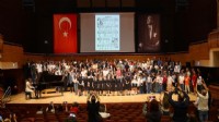 Binlerce koro sanatçısı büyük finalle ödüllerini aldı