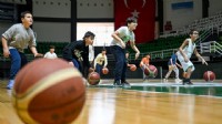Bornova’da çocuklar sporla büyüyor