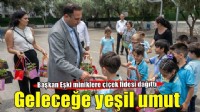 Bornovalı minik eller toprakla buluşuyor