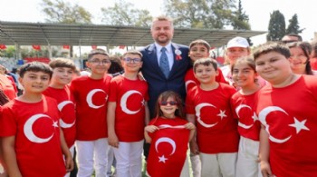 Buca'da 23 Nisan coşkusu