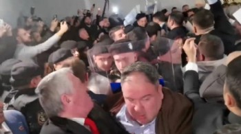 Bursa Büyükşehir'de seçim arbedesi!