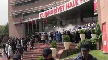CHP Genel Merkezi'ne polis müdahalesi başladı!