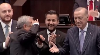 CHP'den AK Parti'ye geçti, Erdoğan'a asker selamı verdi