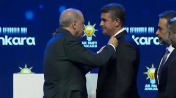 CHP'den istifa etti aynı gün AK Parti'ye geçti