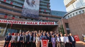 CHP'li 81 il başkanından ortak açıklama: Kayyum ya da butlan kararını tanımayacağız