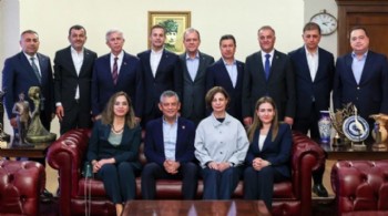 CHP'li Büyükşehir Belediye Başkanları'ndan ortak açıklama: 'Partimizin seçilmiş Genel Başkanı Sayın Özgür Özel’in ve parti yönetimimizin yanındayız'