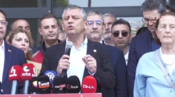 CHP lideri Özel Balıkesir'de depreme yakalandı