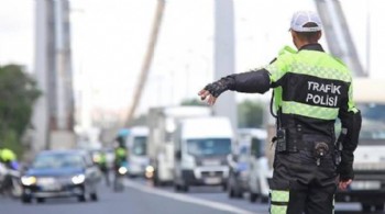 Cezalara yüzde 220 zam yapılacaktı.. Trafik düzenlemesi ertelendi!