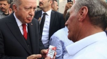 Cumhurbaşkanı Erdoğan’dan sigara içen vatandaşa: Şimdi sözü vereceksin, sigarayı da bırakacaksın!