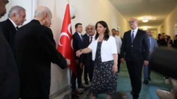 DEM Parti'den Devlet Bahçeli'ye ziyaret