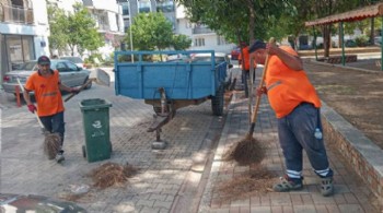 Efeler Belediyesi çalışıyor, mahalleler pırıl pırıl oluyor