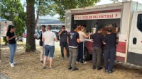Efeler Belediyesi'nden öğrencilere ve velilere serinleten destek