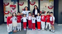 Efeler'in minikleri 23 Nisan'ı kutladı