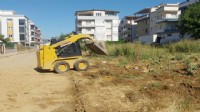 Efeler'in yeşil alanlarında bakım çalışmaları devam ediyor