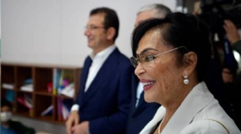 Ekrem İmamoğlu'ndan Türkan Şoray’a teşekkür