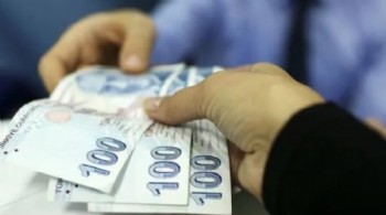 Emeklilere bayram ikramiyesi ve aylık ödemeleri bugün başladı