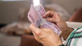 Emeklilerin beklediği paralar bugün yatırılacak