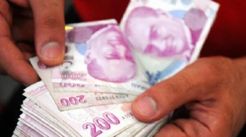 Emeklilerin hesabına bu ay iki ödeme birden yatacak