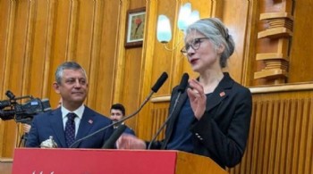 Emine Ülker Tarhan yeniden Chp'ye katıldı