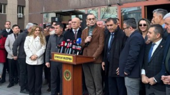 Erdal Beşikçioğlu'ndan Şamil Tayyar'ın 'yolsuzluk' iddialarına suç duyurusu