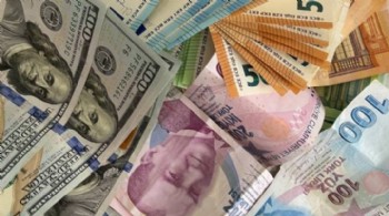Euro ve dolar peş peşe rekor kırdı