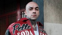 Ezhel'den Berlin'de Deniz Göktaş'a destek: 'Çav Bella' söyledi