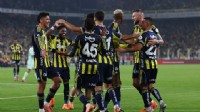 Fenerbahçe arayı kapatıyor