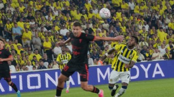 Fenerbahçe tek golle avantajı kaptı