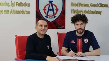 Futbolcu fabrikası Altınordu 38 yaşında sol bek aldı