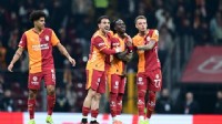Galatasaray arayı açıyor