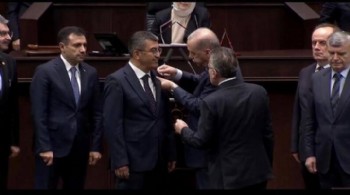 Gelecek Partisi'nden istifa eden Konya Milletvekili Hasan Ekici, Ak Parti'ye katıldı