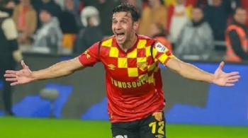 Göztepe'nin kaptanı İsmail Köybaşı futbolu bıraktı