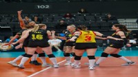 Göztepe voleybolda takımı dağıttı