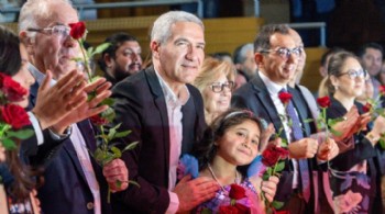 Hastalar ve hekimler aynı sahnede