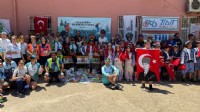 Heybelerindeki kitapları, öğrencilere ulaştırdılar
