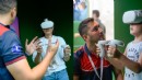 İEF ziyaretçileri sanal gerçeklik simülasyonu ile yangın söndürüyor