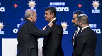 İki belediye başkanı daha AK Parti yolunda!