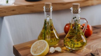 Isının Lezzetle İmtihanı: Soğuk Sıkım Zeytinyağı Üretim Tekniği