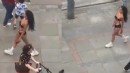 İstanbul'da ip mayolu yürüyen mankene ilginç ceza!