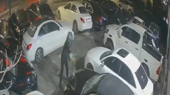 İstanbul'un göbeğinde 100 milyonluk araçları benzin döküp yaktılar